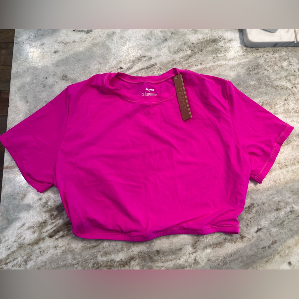 SKIMS Fits Everybody Crop Top Short Sleeve M NWT